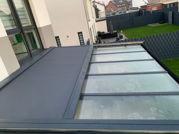 Elektrische Aufdachmarkise / Überglasmarkise