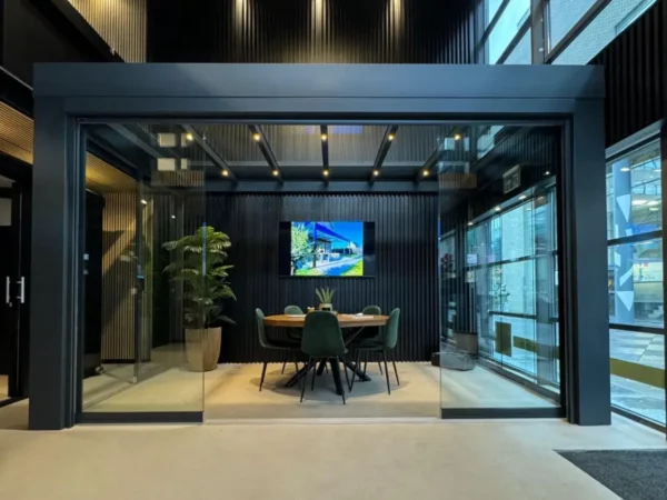 Wintergarten mit kubischem Dach auch Aluminium und LED-Sports